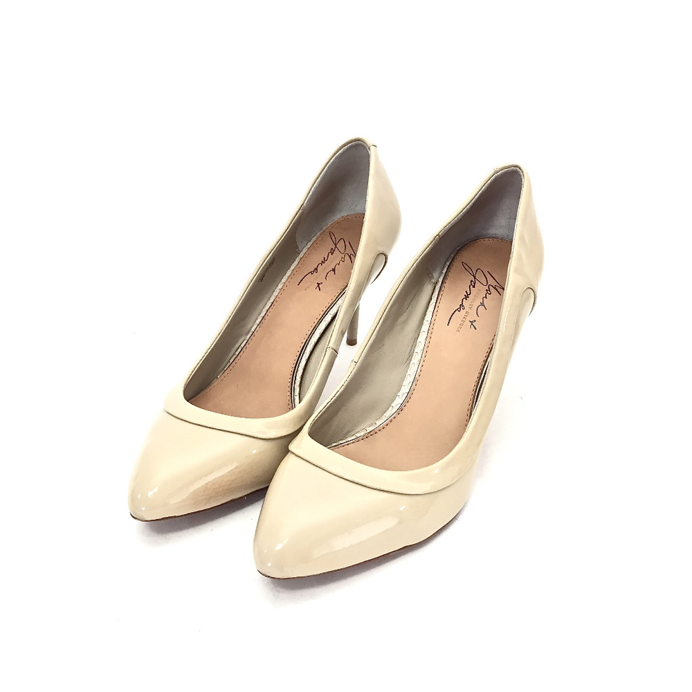 Classic Women's Cream Patent Pointed-Toe Heels